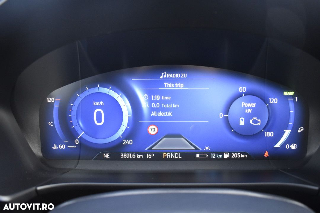 Ford Kuga - 32