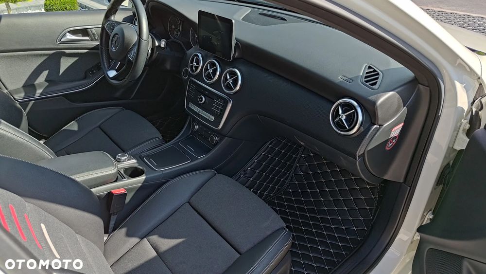 Mercedes-Benz Klasa A 180 7G-DCT - 19
