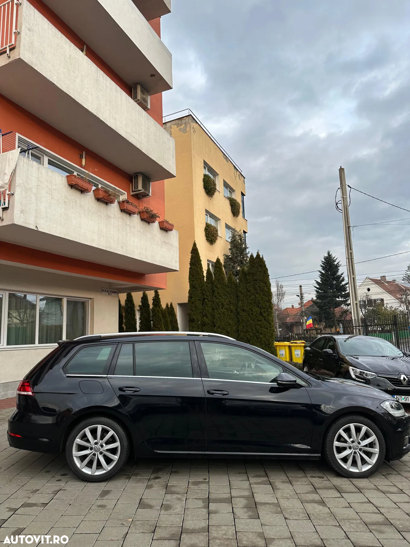 Volkswagen Golf 1.6 TDI DSG Highline - 2