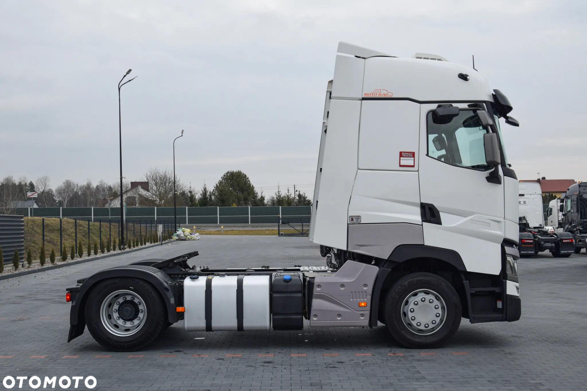 Renault T520 COMFORT / KLIMATYZACJA POSTOJOWA / ACC / LEDY / XENON / 2 ZBIORNIKI / NISKI PRZEBIEG / SERWISOWANY / SPROWADZONY - 4