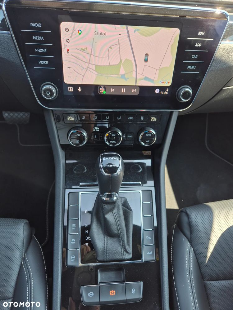 Skoda Superb 2.0 TDI SCR 4x4 L&K DSG - 9