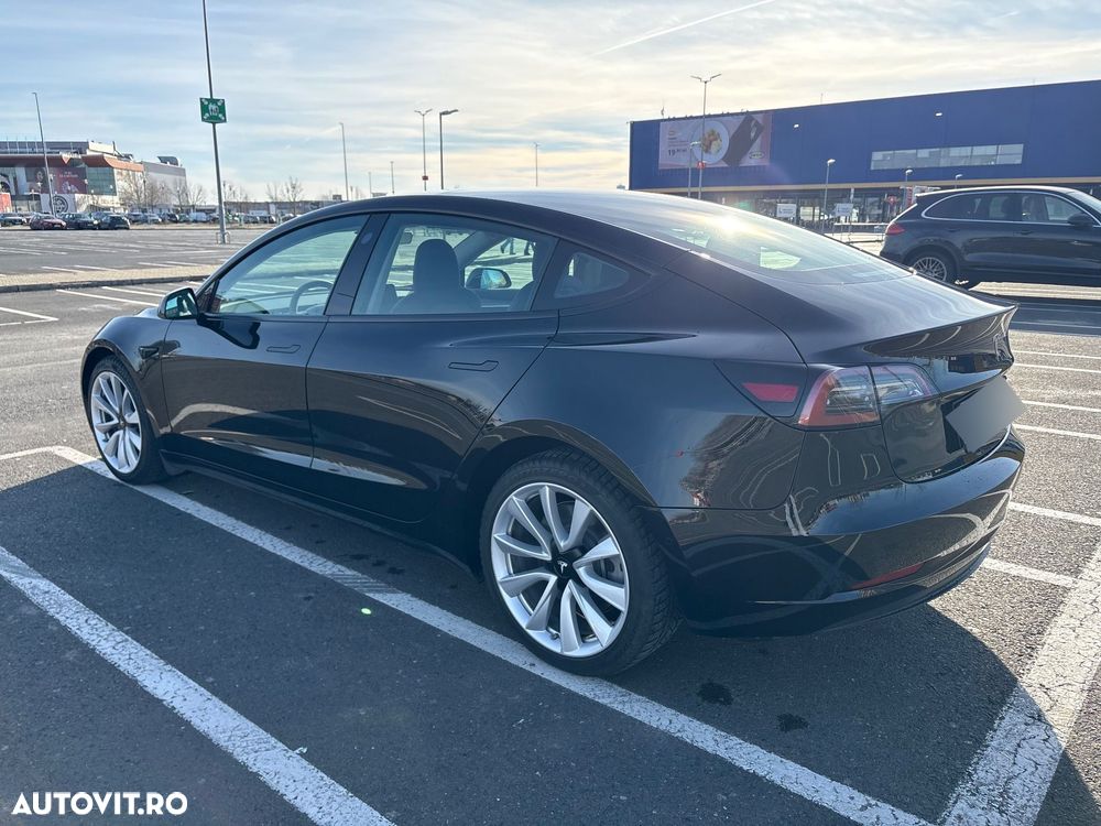 TESLA Model 3 2022 — imagine 3