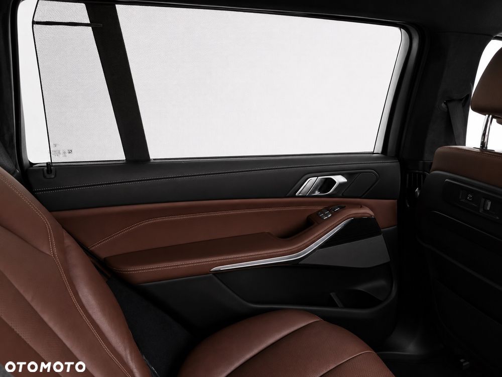 BMW X7 - 12