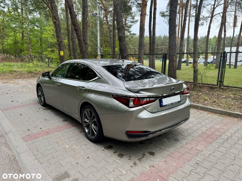 Lexus ES 300h F Sport - 13