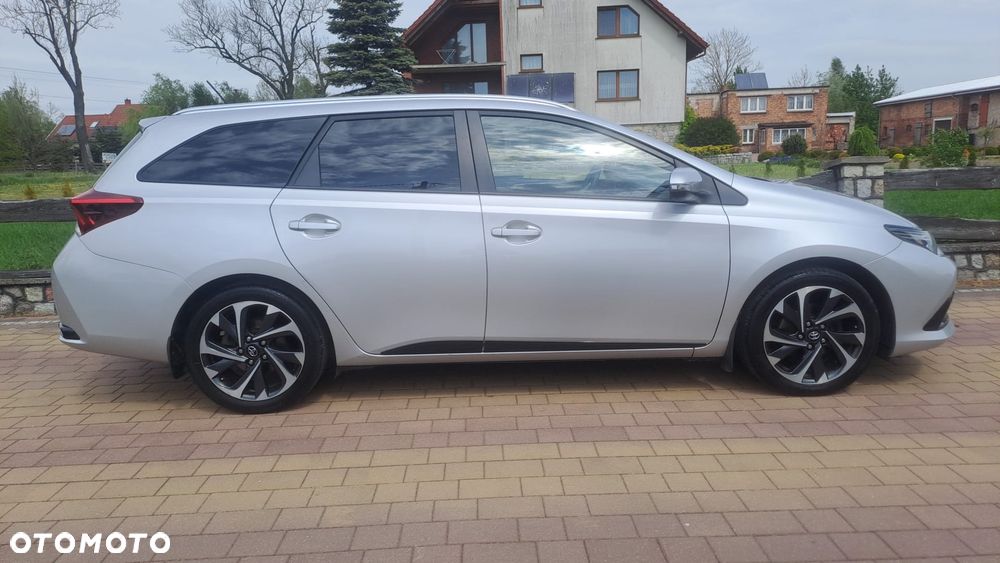 Toyota Auris - 4