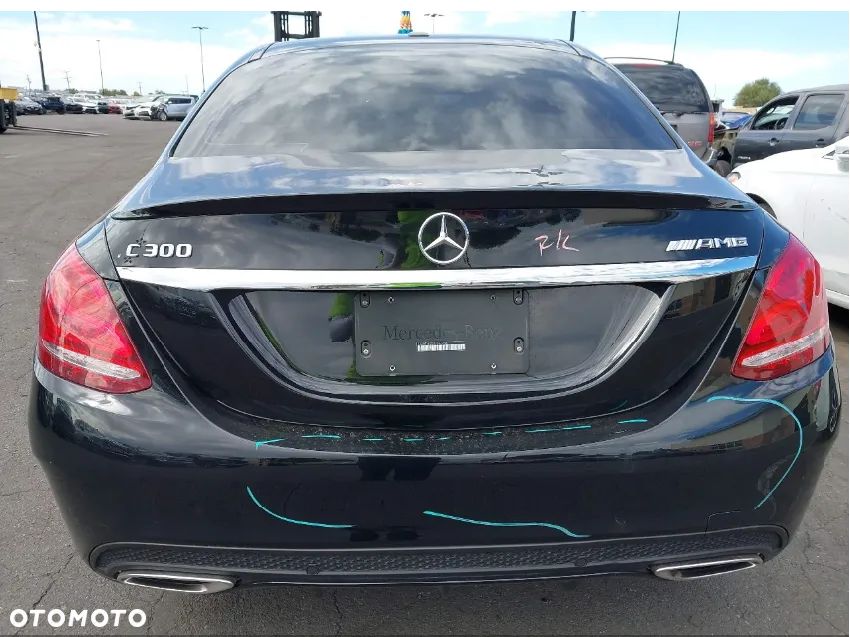 Mercedes-Benz Klasa C 300 9G-TRONIC AMG Line - 16