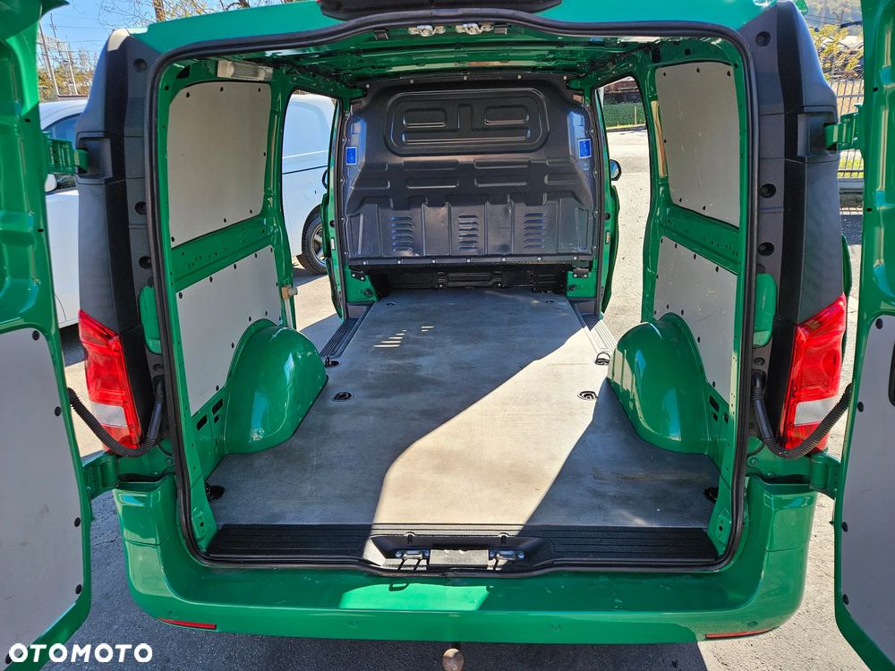Mercedes-Benz Vito 4x4 automat 190ps long navi klima hak uciąg 2500kg rej.04/2020 - 19