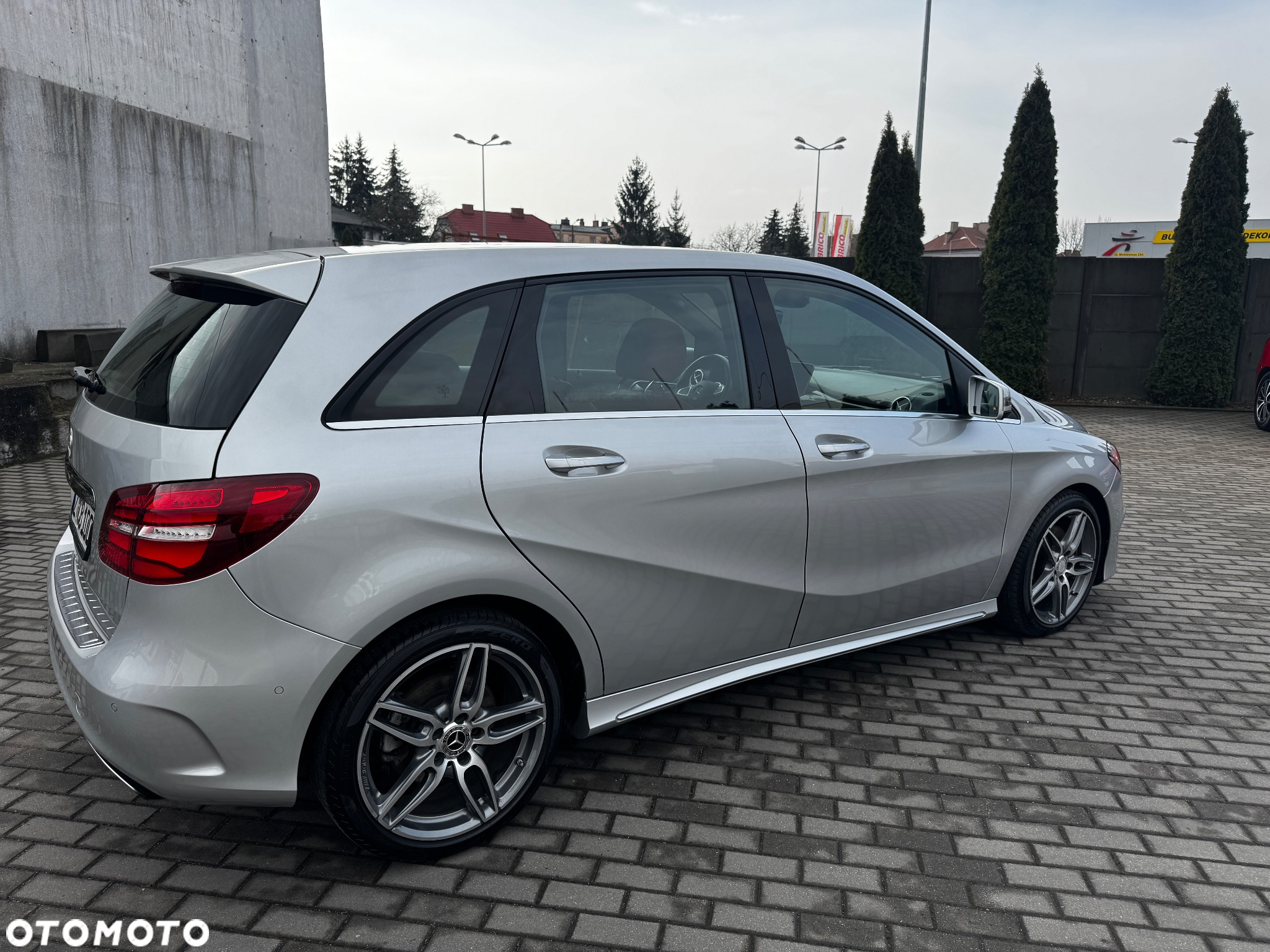 Mercedes-Benz Klasa B 220 4-Matic AMG Line - 8