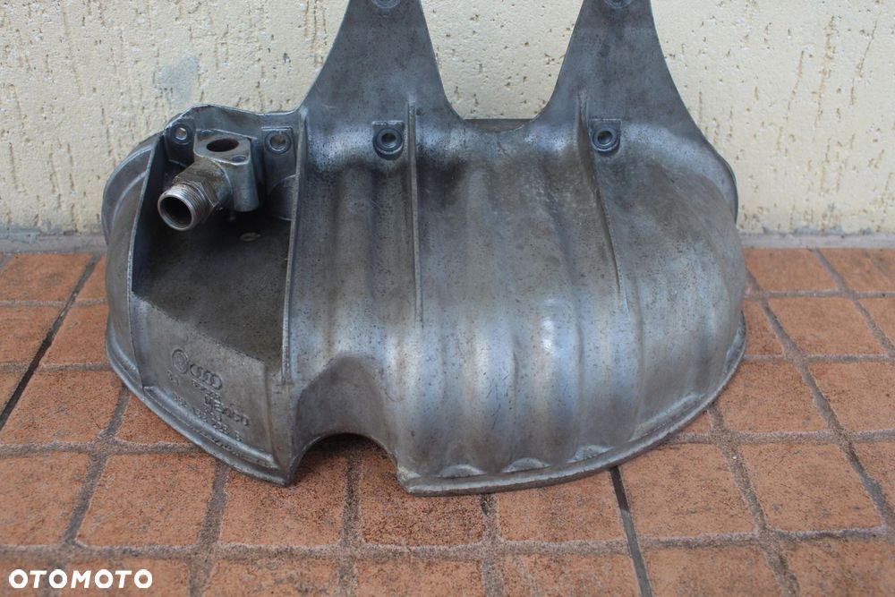OSŁONA OBUDOWA KOLEKTORA WYDECHOWEGO VW NEW BEETLE 2.0B 06A133228B - 2