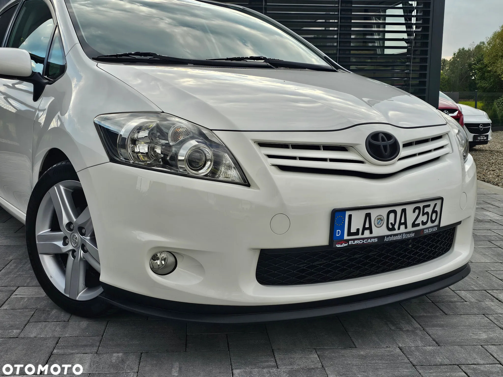 Toyota Auris 1.6 Premium - 16