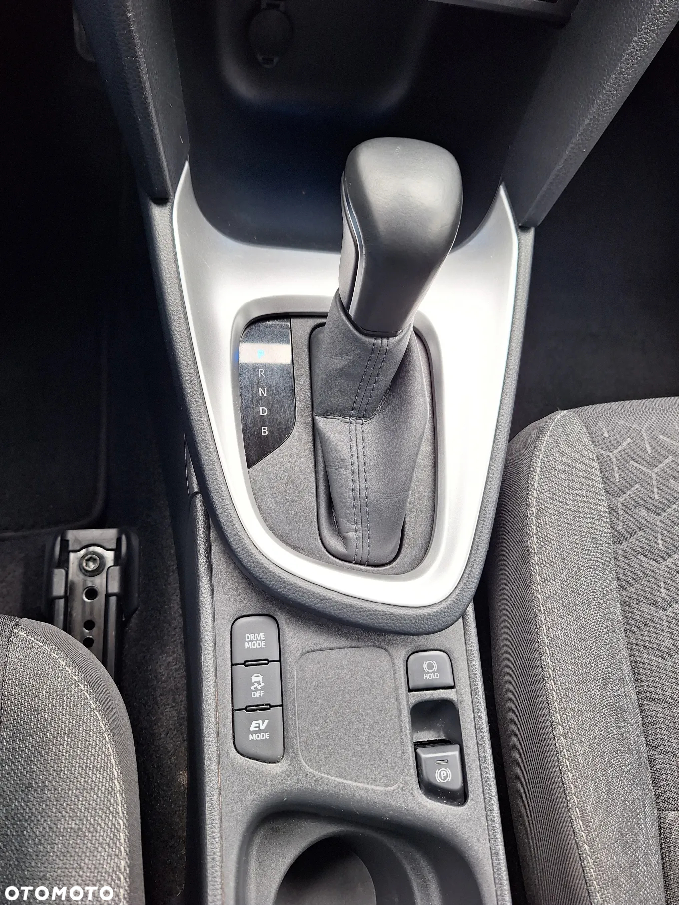 Toyota Yaris Cross Hybrid 1.5 Premiere Edition - 27