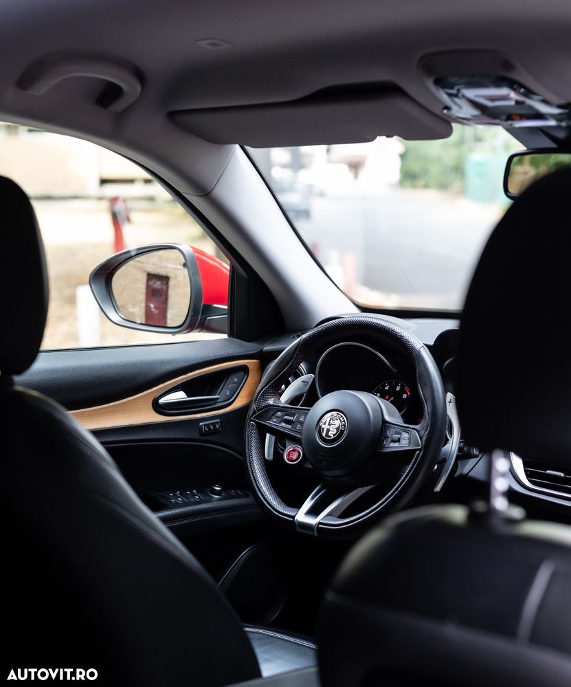 Alfa Romeo Stelvio - 12