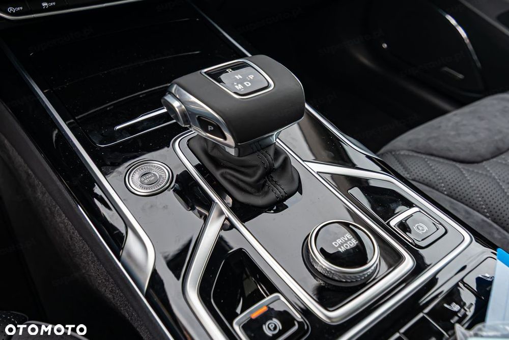 Hongqi HS5 2.0T AWD - 17