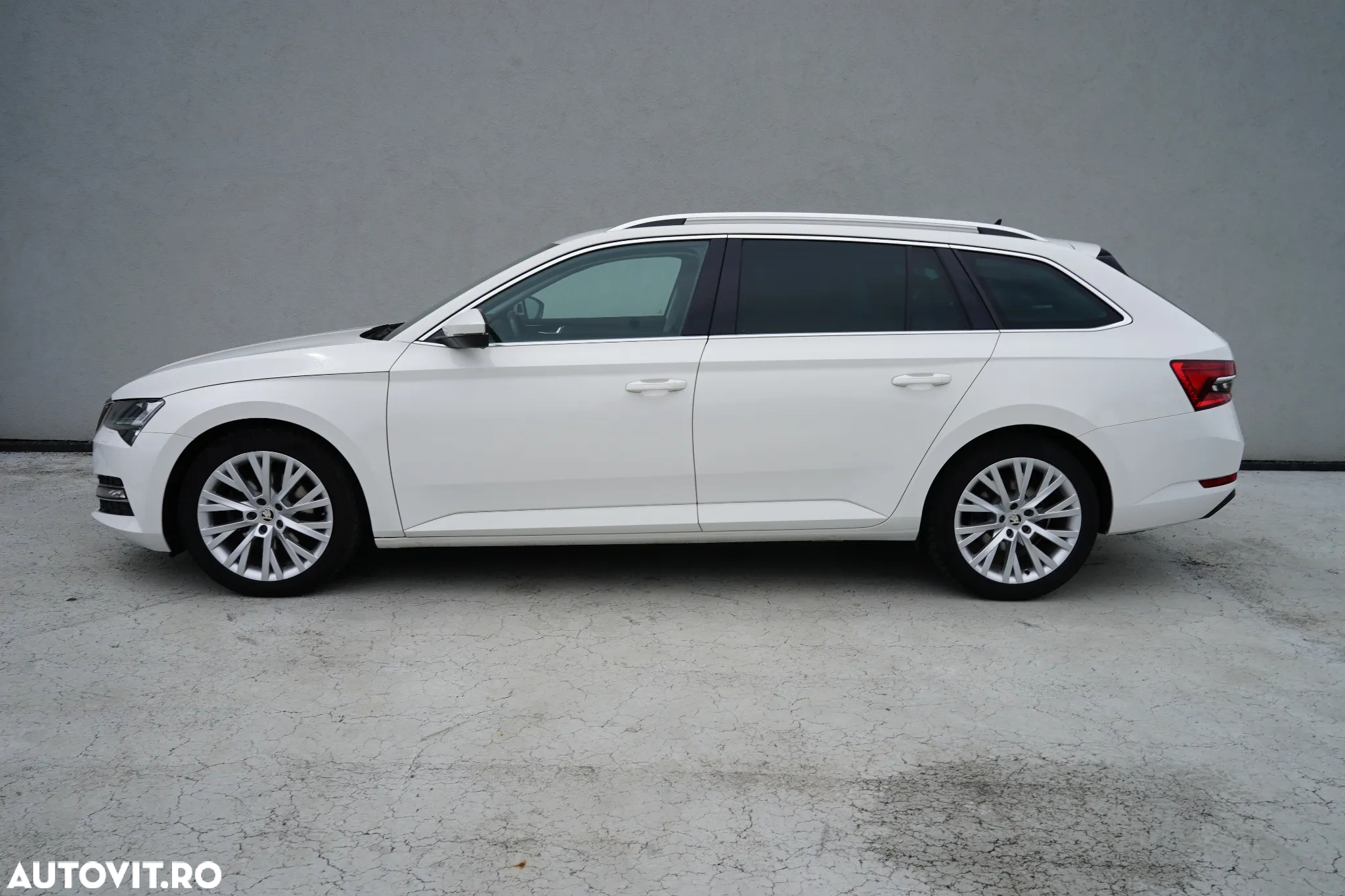 Skoda Superb Combi 2.0 TDI 4X4 DSG Style - 3