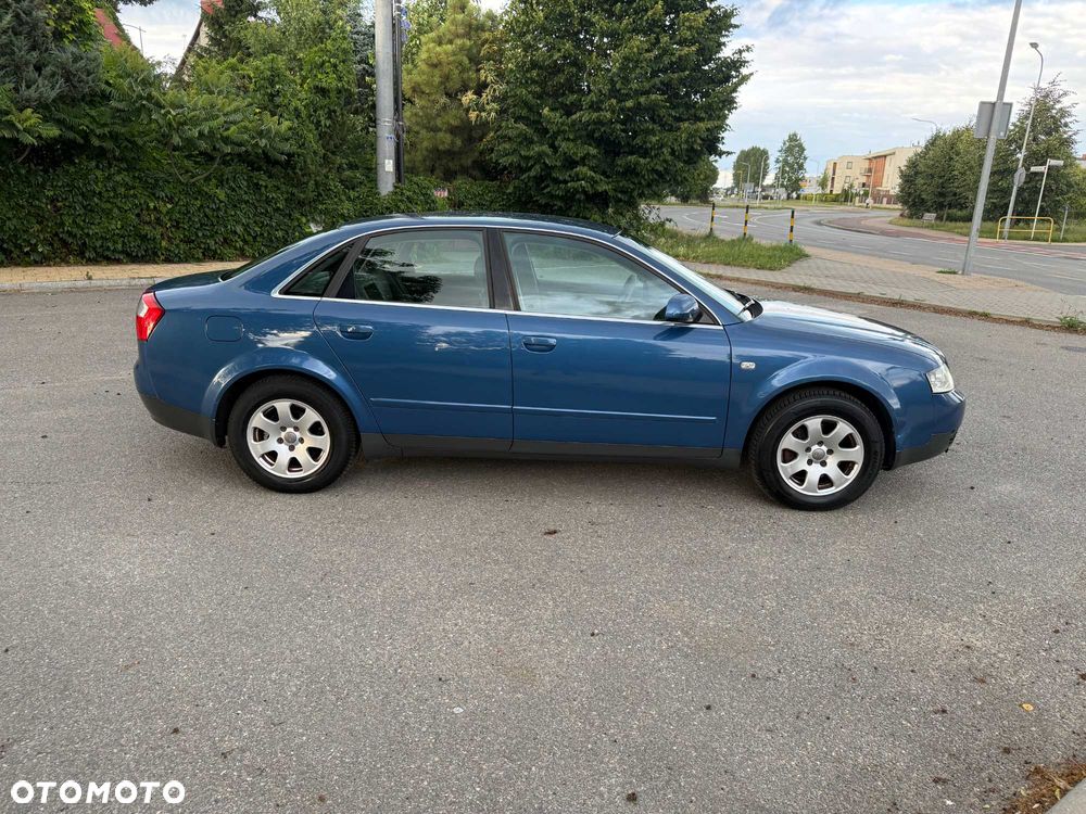 Audi A4 Limousine - 5