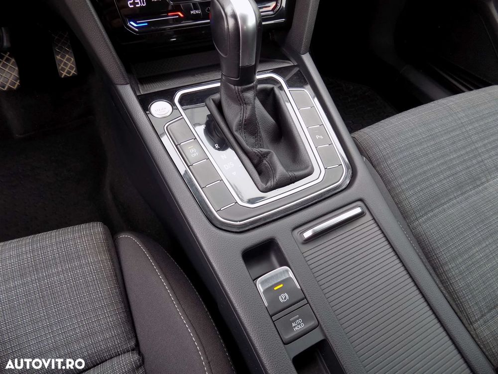Volkswagen Passat 2.0 TDI SCR DSG Business - 20