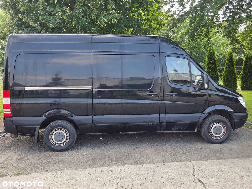 Mercedes-Benz Sprinter - 2