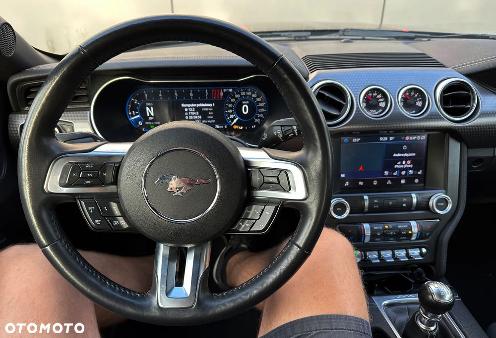 Ford Mustang 5.0 V8 GT - 6