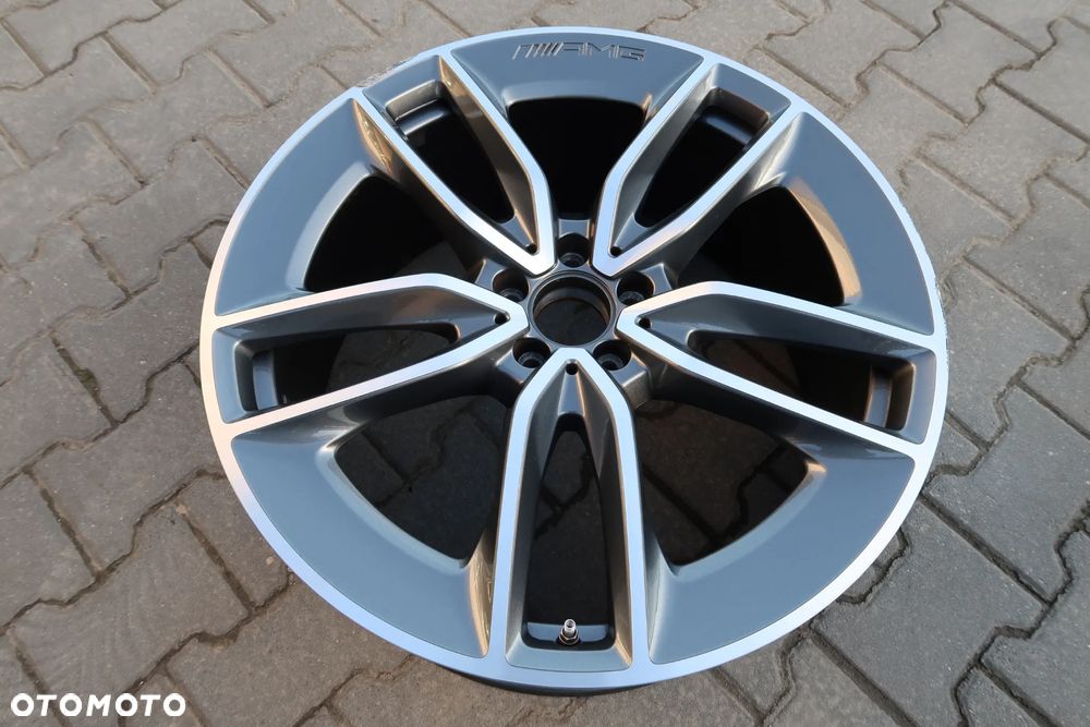 374 Felga Aluminiowa Mercedes A1674013600 10x22et56,1 - 1