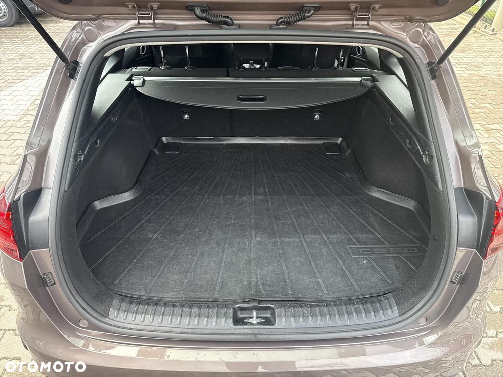 Kia Ceed 1.4 T-GDI M DCT - 13