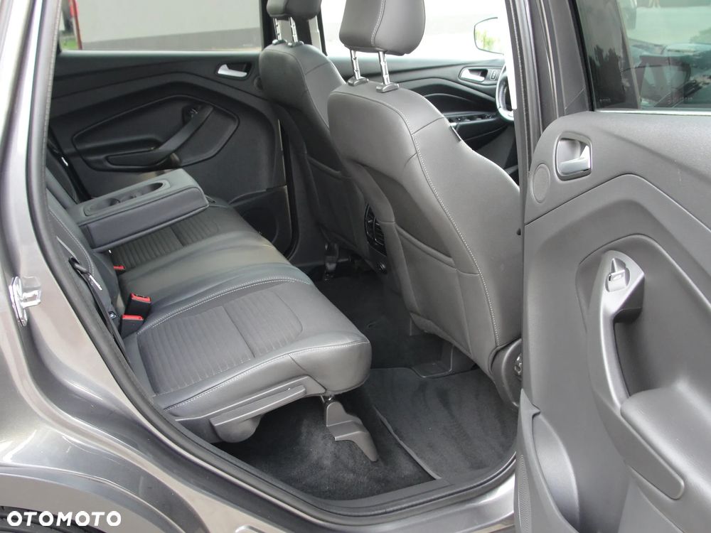 Ford Kuga 2.0 TDCi 2x4 ST-Line - 17