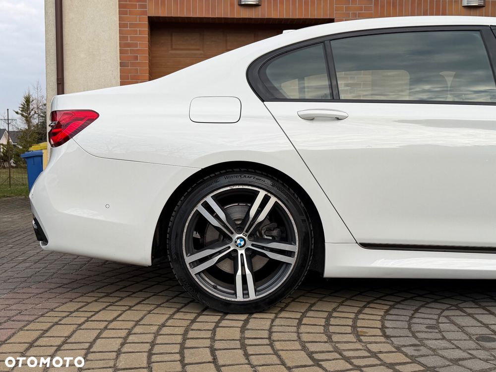 BMW Seria 7 740Li - 8