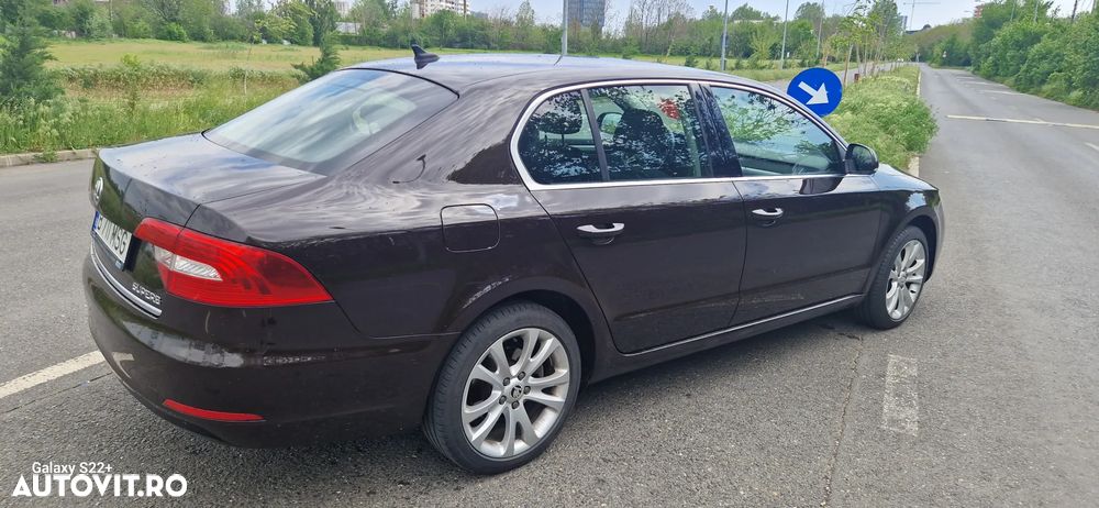 Skoda Superb 2.0 TDI PD Comfort - 6