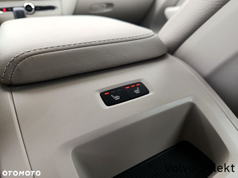 Volvo XC 60 - 21