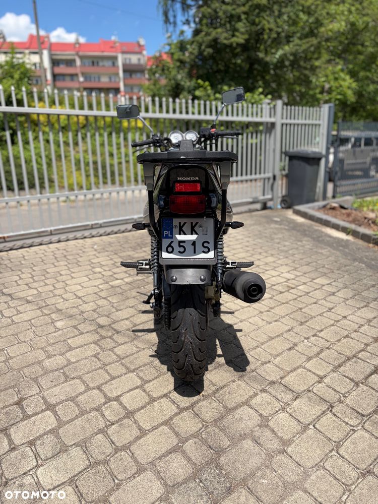Honda CB - 16
