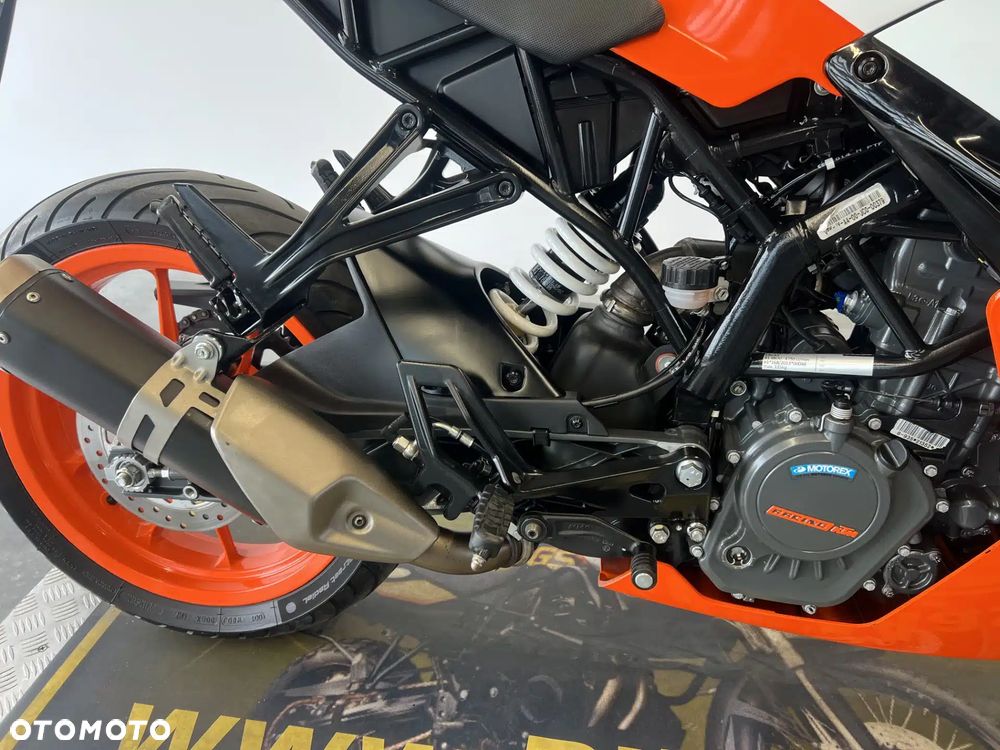 KTM RC 125 - 24