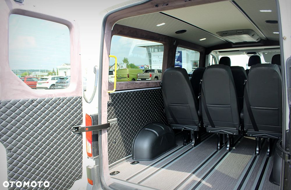 Volkswagen Crafter VAN 9-cio osobowy - 14