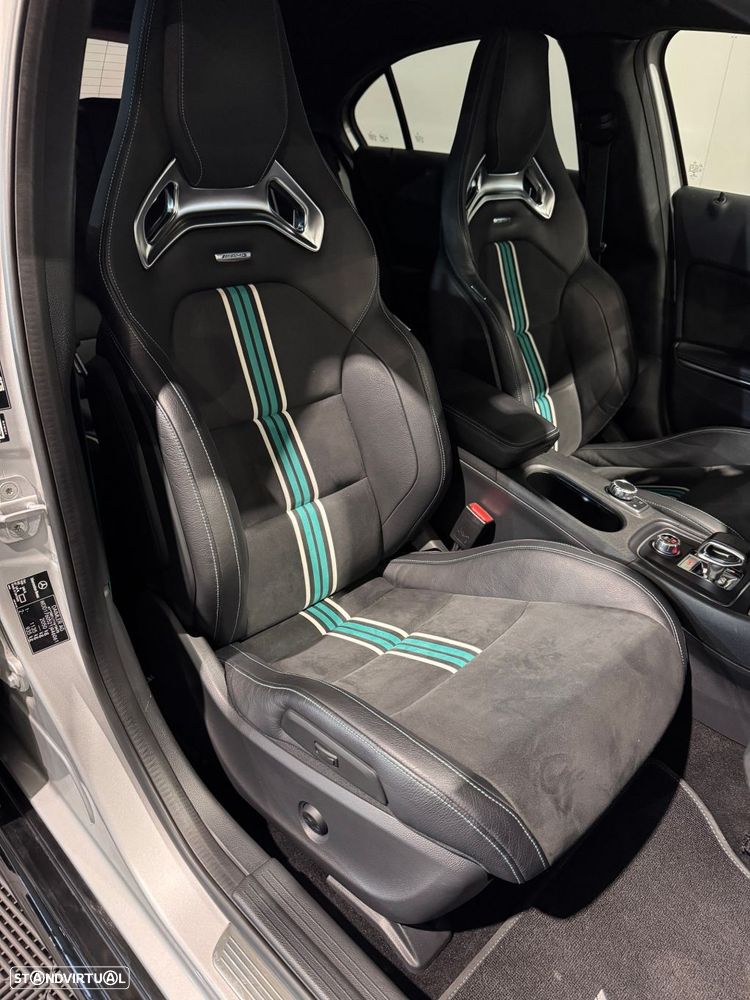 Mercedes-Benz A 45 AMG 4Matic Speedshift 7G-DCT PETRONAS 2015 World Champion Edition - 21