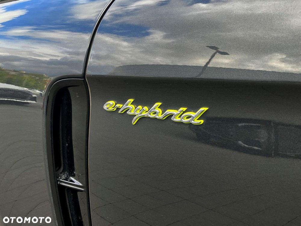 Porsche Panamera 4 E-Hybrid - 36