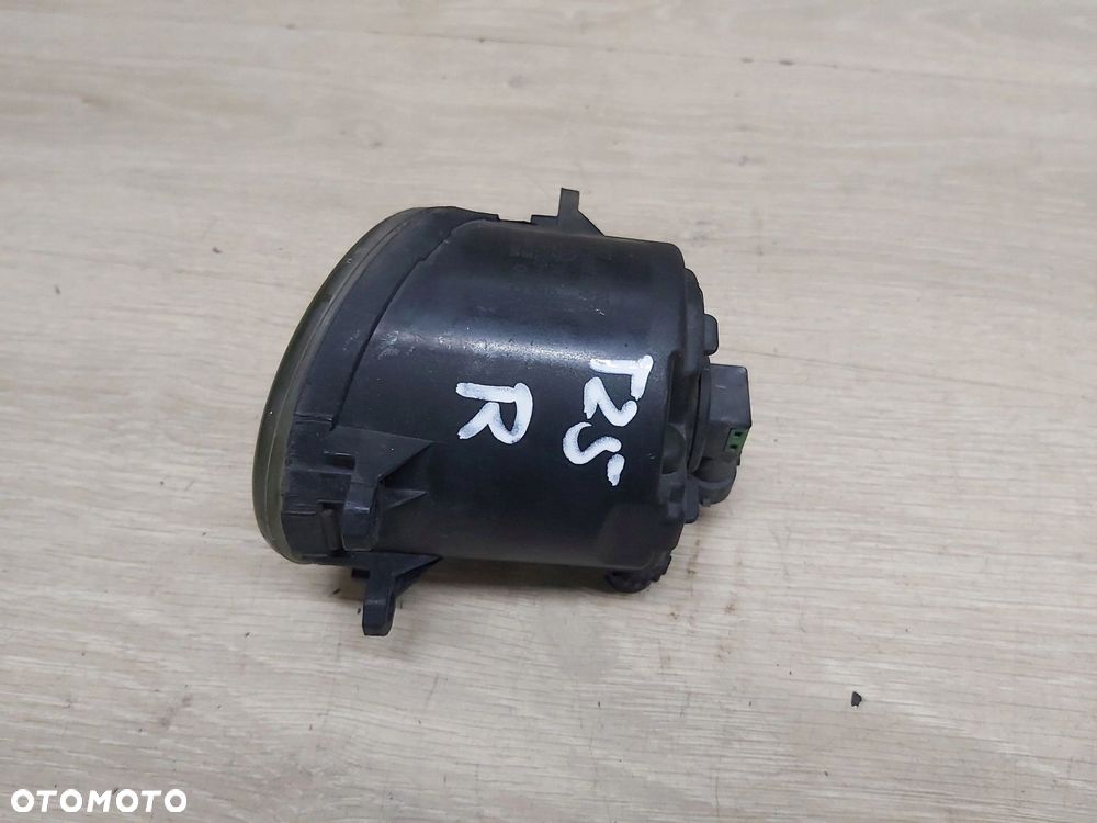 TOYOTA Avensis T25 halogen prawy Auris Rav4 Yaris 81210-0D041 - 3