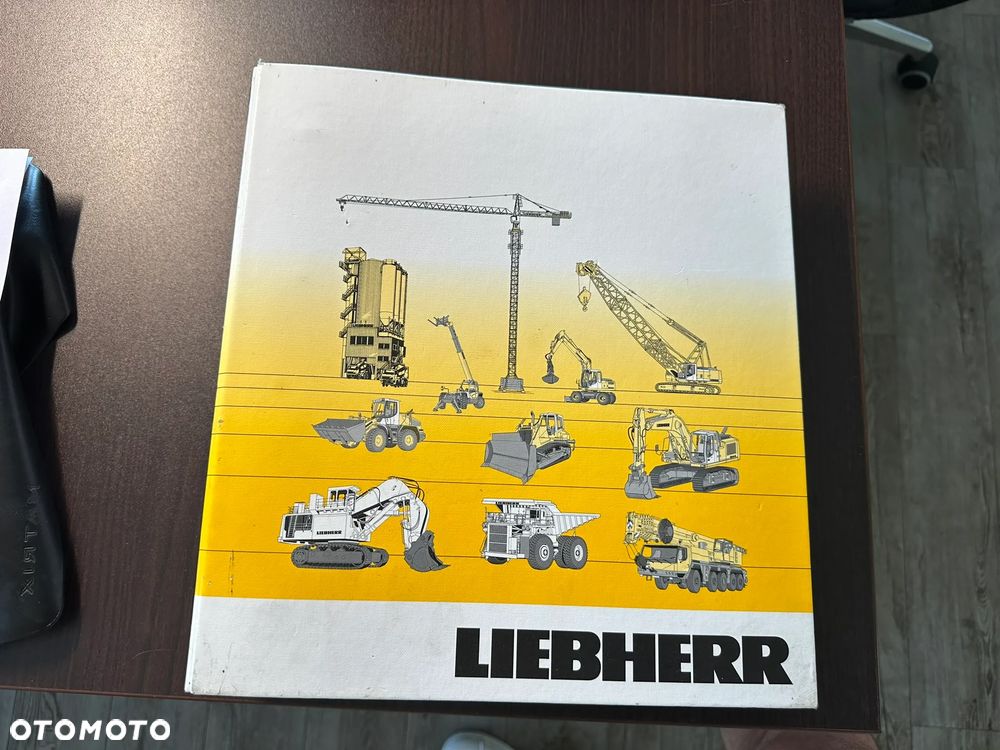 Liebherr PR722BM - 40