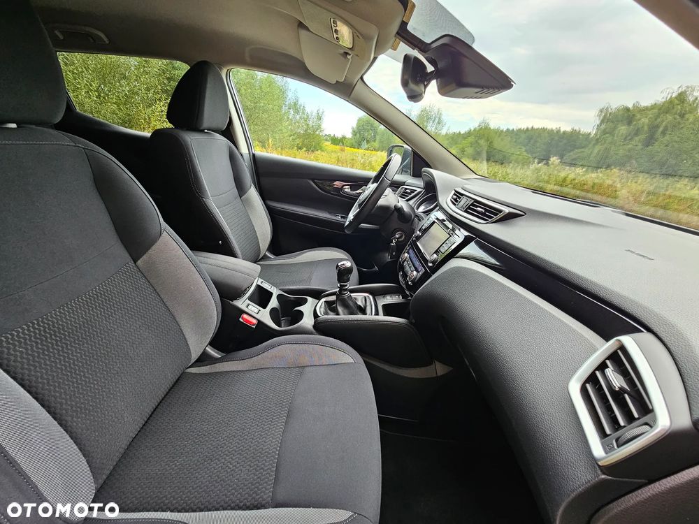 Nissan Qashqai 1.2 DIG-T N-Vision - 31
