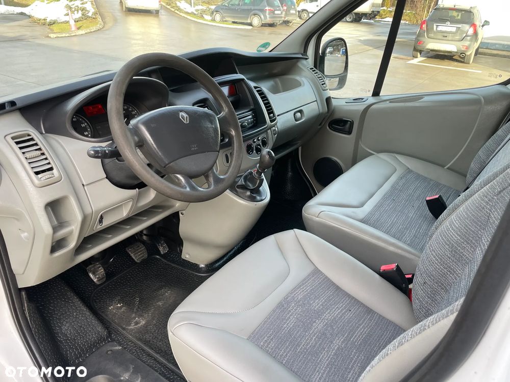 Renault Trafic - 16