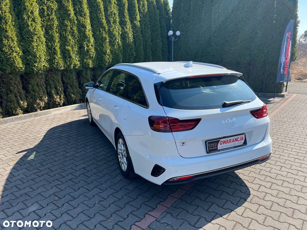 Kia Ceed 1.5 T-GDI M - 11
