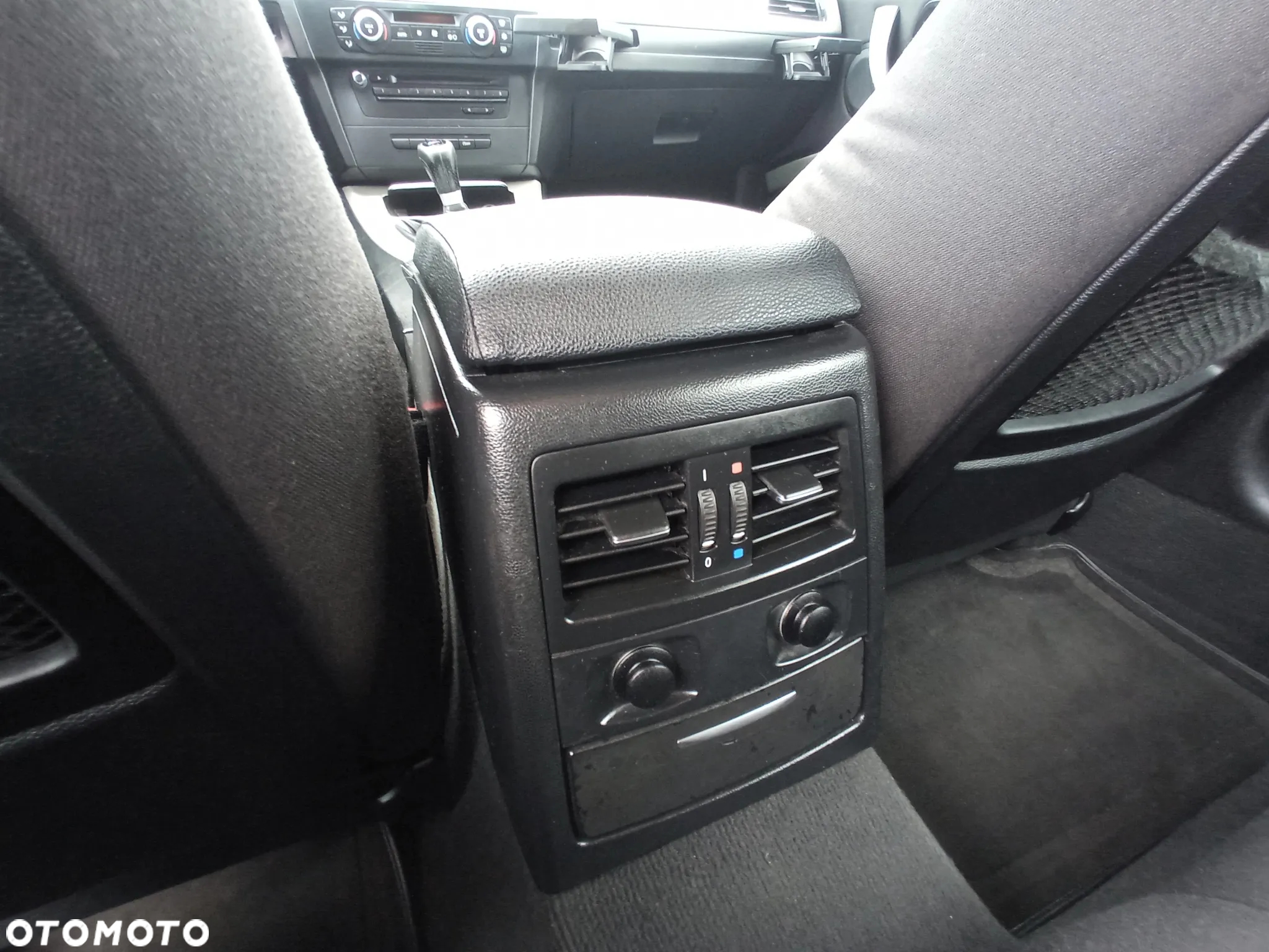 BMW Seria 3 318i Touring Edition Exclusive - 23