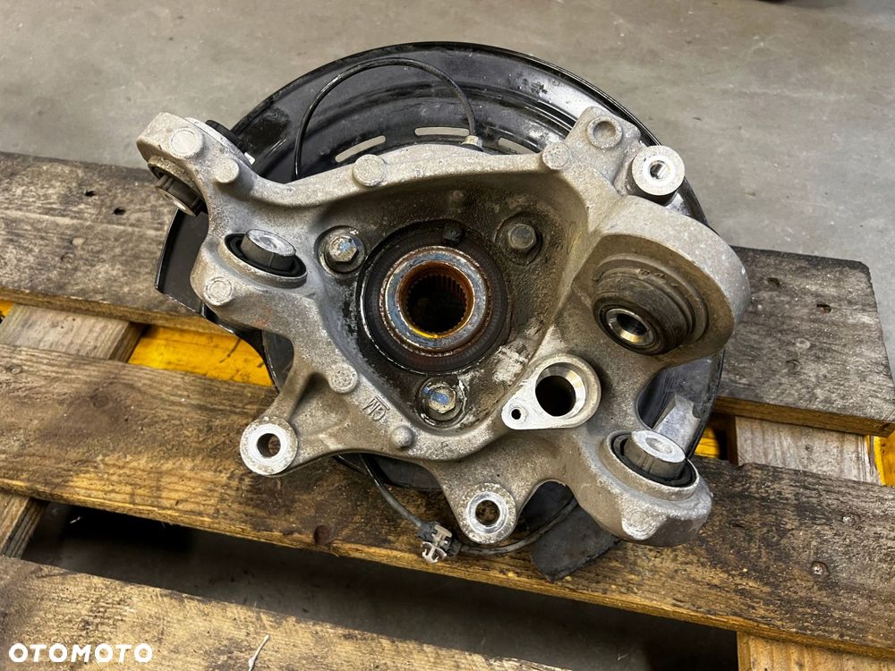 ZWROTNICA PIASTA TYŁ PRAWY CHEVROLET CAMARO VI SS 6.2 V8 16- - 2