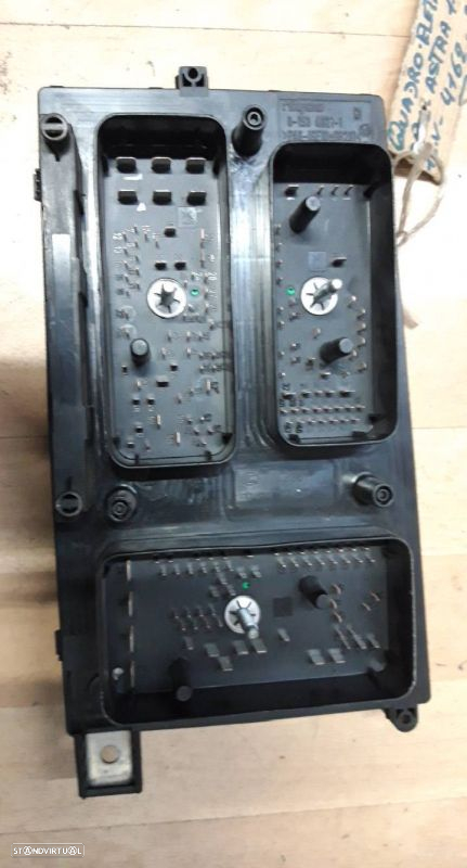 Caixa Fusiveis Opel Astra H (A04) - 3