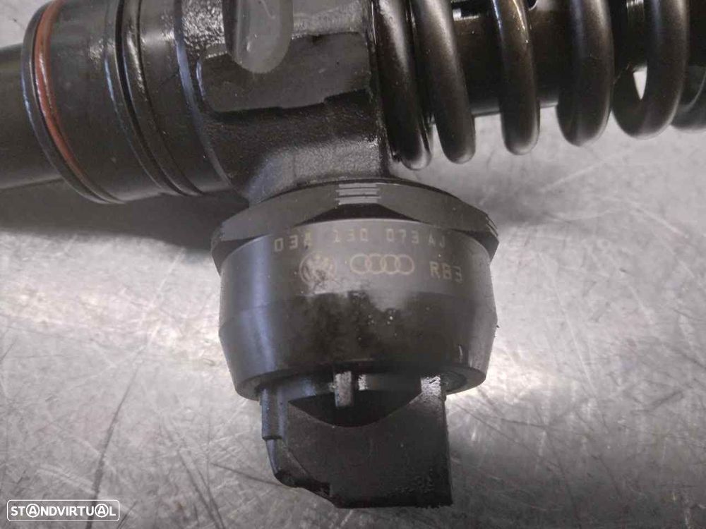 INJETOR VOLKSWAGEN GOLF IV 2002 -038130073AJ - 3