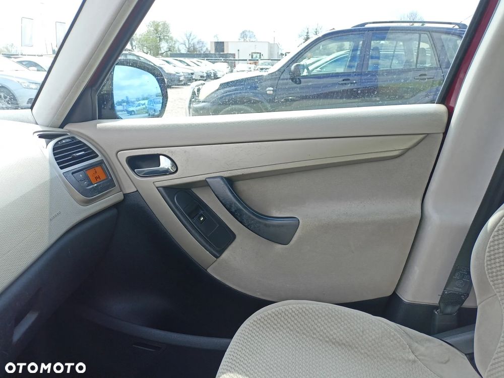 Citroën C4 Picasso - 13