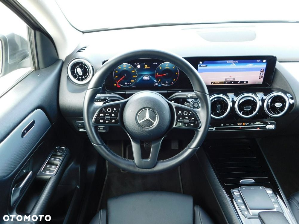 Mercedes-Benz GLA - 17