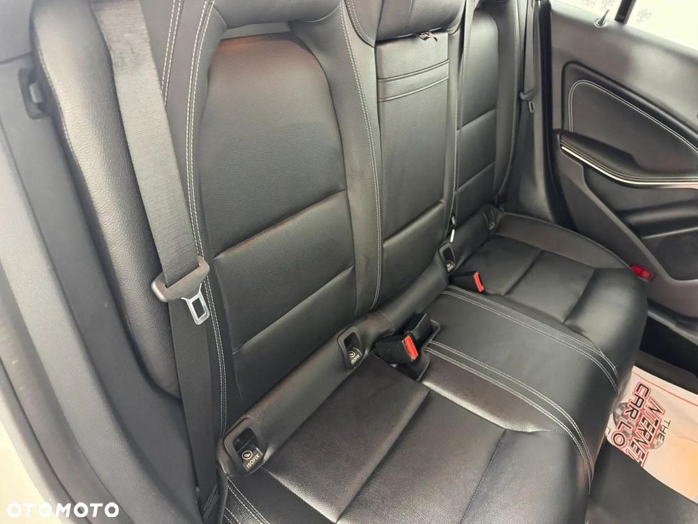 Mercedes-Benz CLA 250 4Matic 7G-DCT - 21