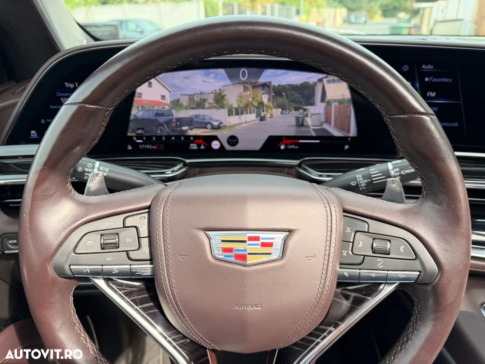 Cadillac Escalade - 23