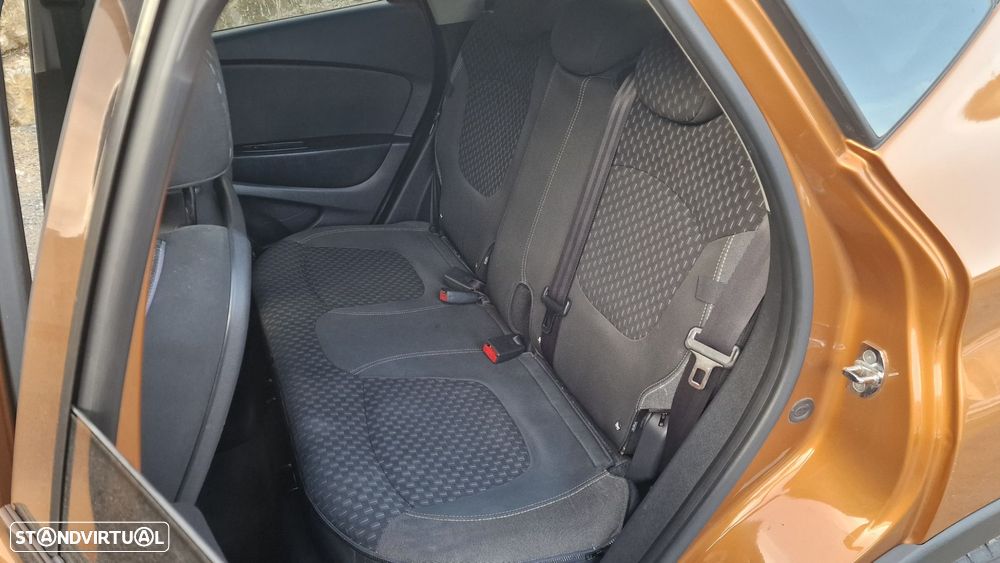Renault Captur 1.5 dCi Exclusive EDC - 27