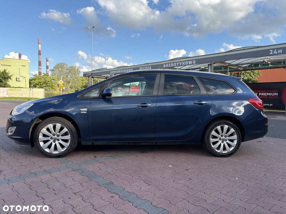 Opel Astra 2011 photo 5
