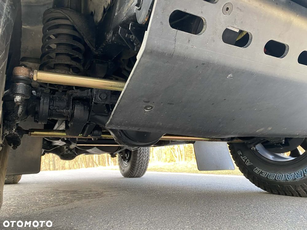Land Rover Defender 2.2 TD4 E - 36