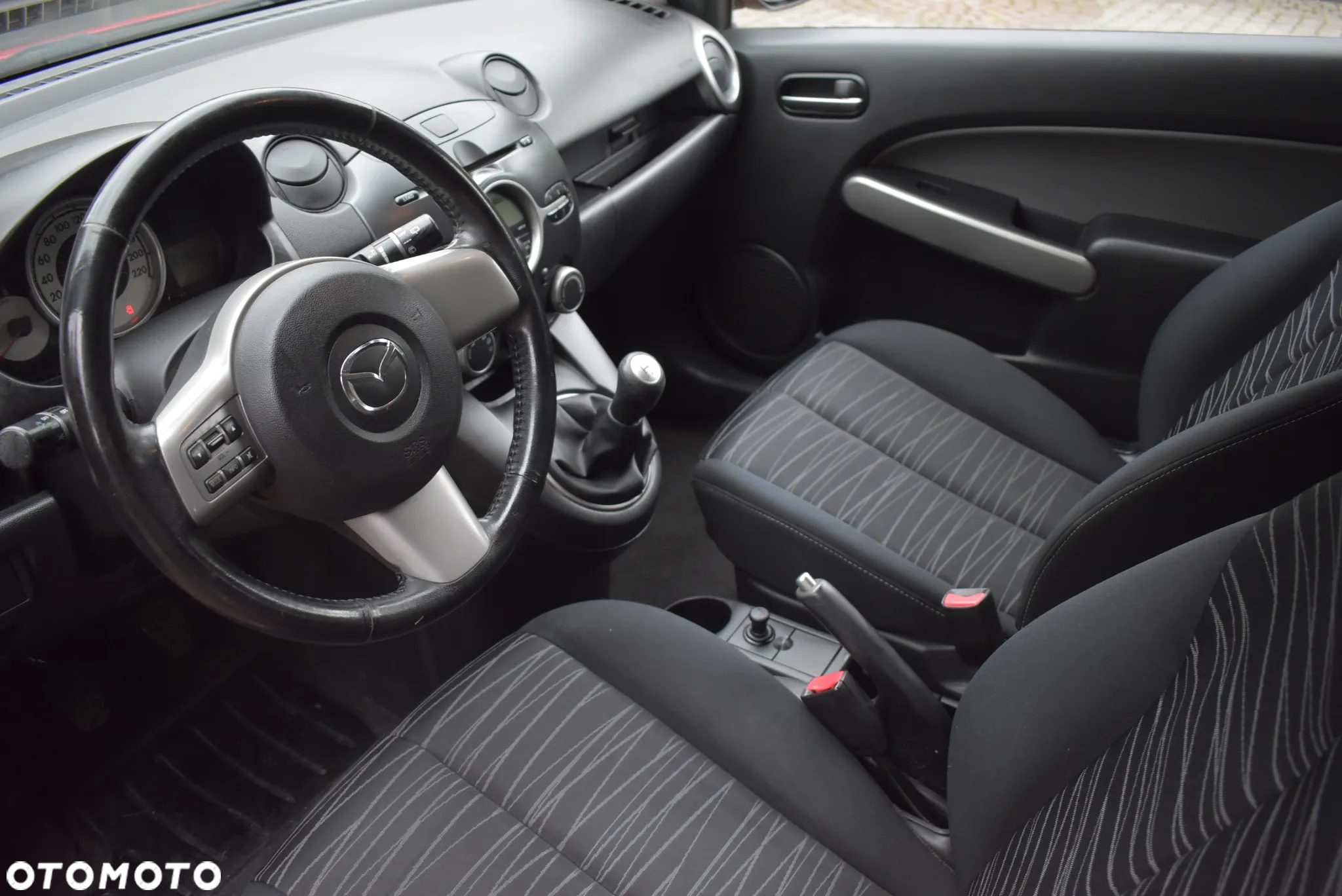 Mazda 2 1.3 Exclusive - 12